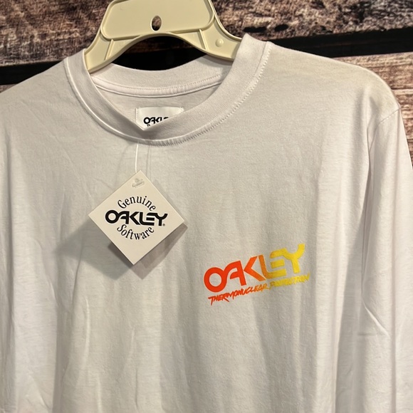 Oakley t shirt - Picture 3 of 7